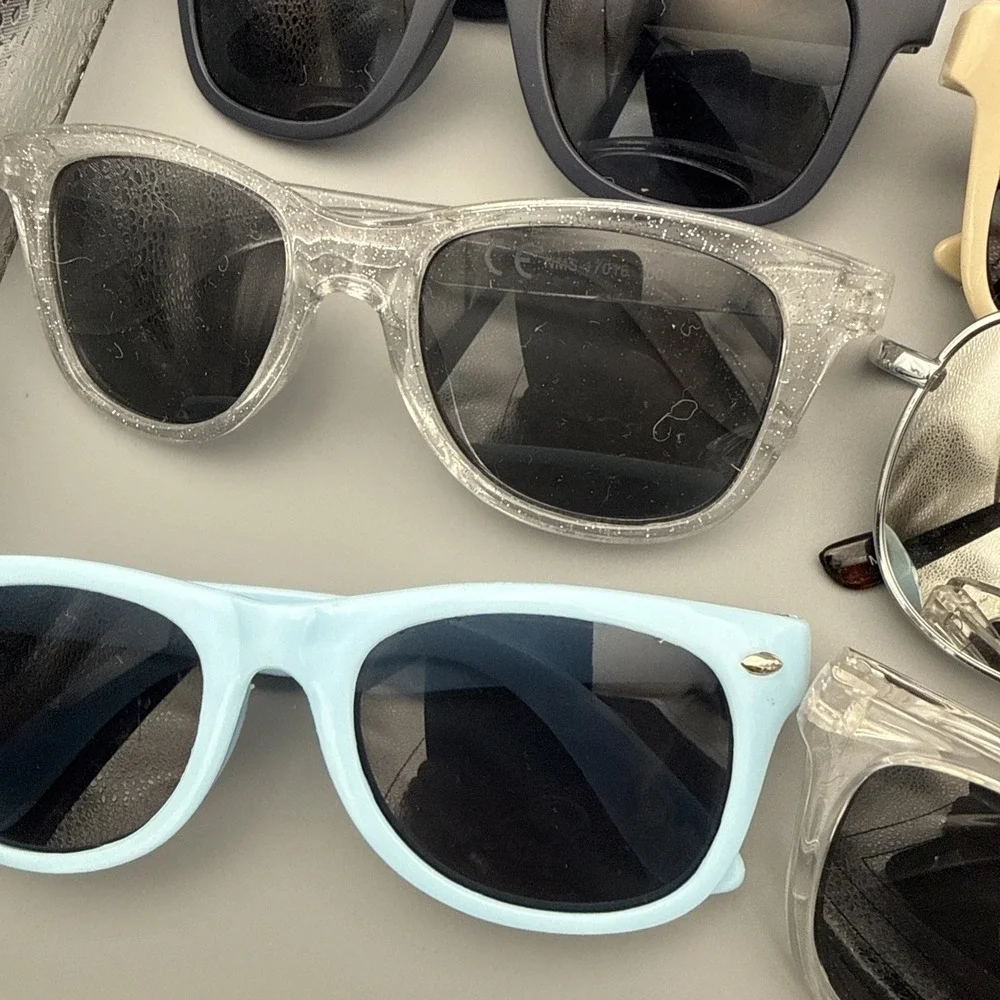 18 Kids Toddler Sunglasses Lot Party Favor Giveaways Prizes- Halloween Costumes